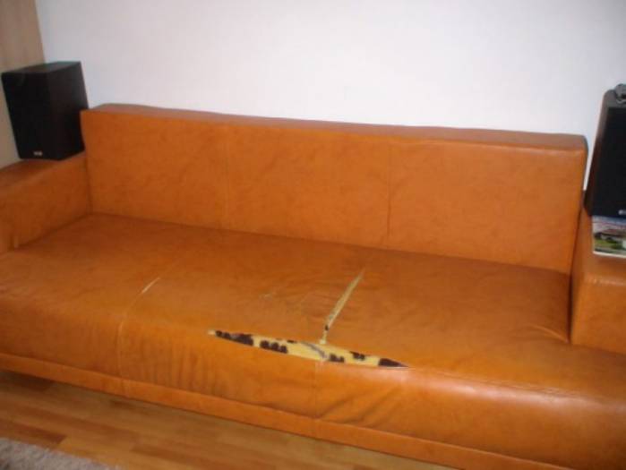 12 - Schimbare tapițerie canapea de trei locuri